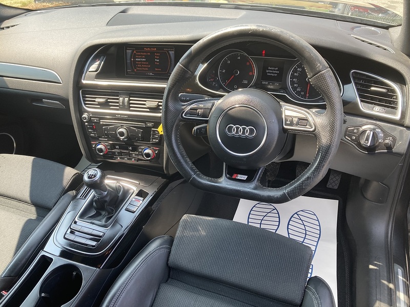 Audi 2.0 TDI Black Edition Estate 5dr Diesel Manual Euro 5 (s/s) (150 ps)