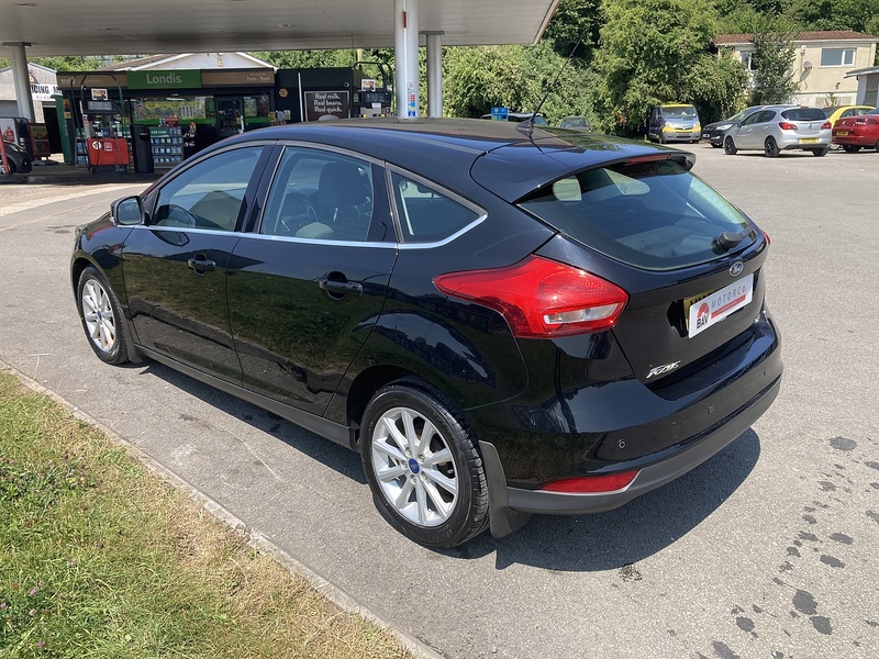 Ford 1.0T EcoBoost Titanium Hatchback 5dr Petrol Manual Euro 6 (s/s) (125 ps)