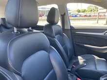 MG 1.5 VTi-TECH Exclusive SUV 5dr Petrol Manual Euro 6 (s/s) (106 ps)