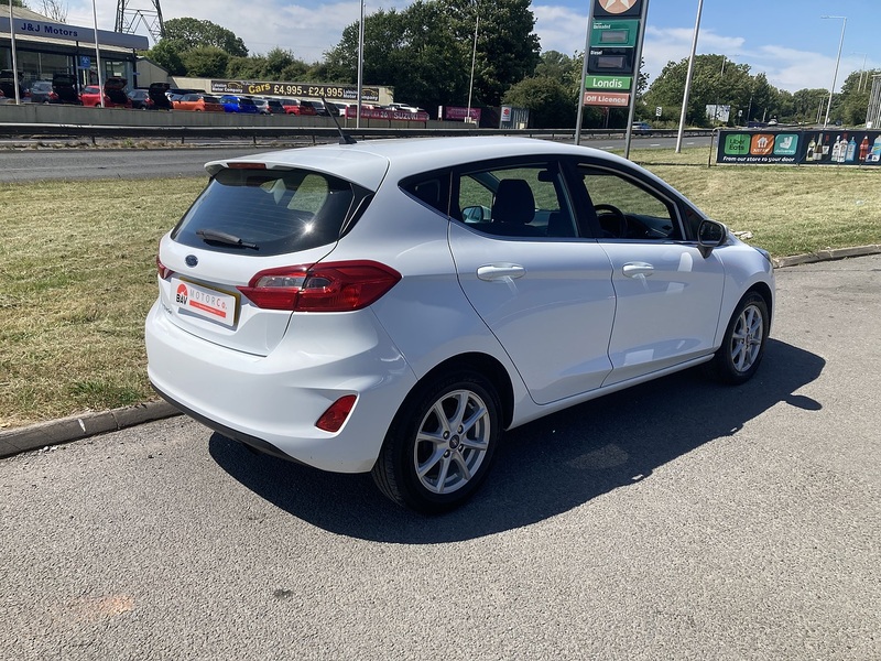 Ford 1.0T EcoBoost Zetec Hatchback 5dr Petrol Manual Euro 6 (s/s) (100 ps)