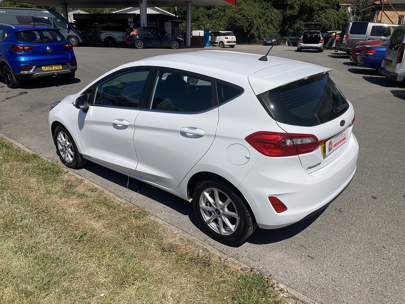 Ford 1.0T EcoBoost Zetec Hatchback 5dr Petrol Manual Euro 6 (s/s) (100 ps)