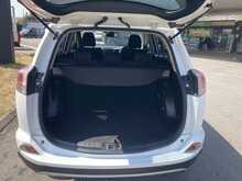 Toyota 2.0 D-4D Business Edition SUV 5dr Diesel Manual Euro 6 (s/s) (Safety Sense, Nav) (143 ps)