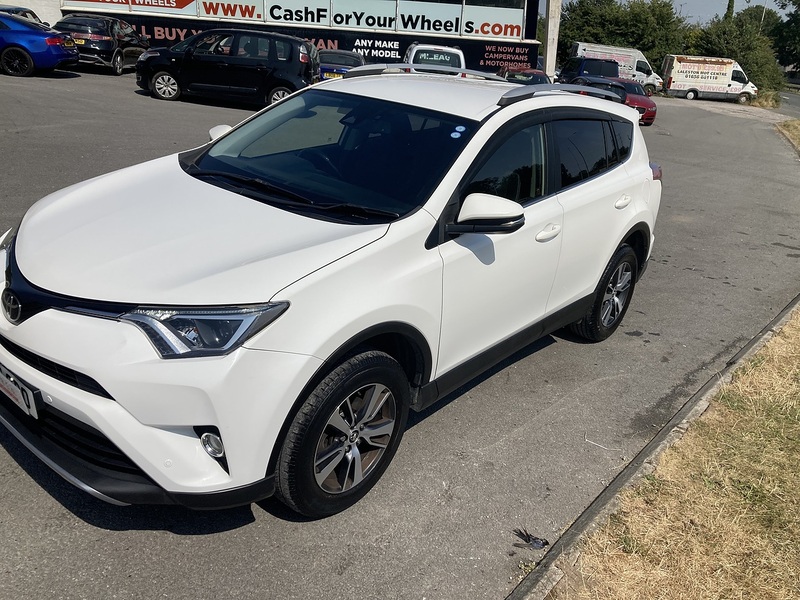 Toyota 2.0 D-4D Business Edition SUV 5dr Diesel Manual Euro 6 (s/s) (Safety Sense, Nav) (143 ps)