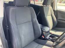 Toyota 2.0 D-4D Business Edition SUV 5dr Diesel Manual Euro 6 (s/s) (Safety Sense, Nav) (143 ps)