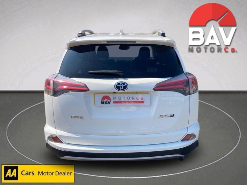 Toyota 2.0 D-4D Business Edition SUV 5dr Diesel Manual Euro 6 (s/s) (Safety Sense, Nav) (143 ps)