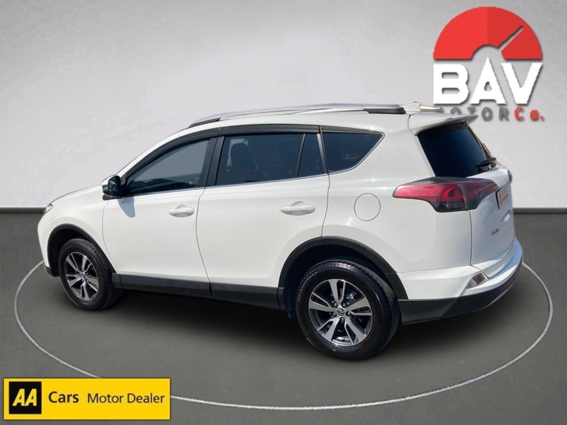 Toyota 2.0 D-4D Business Edition SUV 5dr Diesel Manual Euro 6 (s/s) (Safety Sense, Nav) (143 ps)
