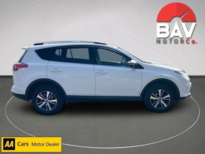 Toyota 2.0 D-4D Business Edition SUV 5dr Diesel Manual Euro 6 (s/s) (Safety Sense, Nav) (143 ps)