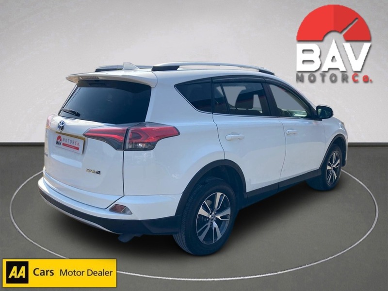 Toyota 2.0 D-4D Business Edition SUV 5dr Diesel Manual Euro 6 (s/s) (Safety Sense, Nav) (143 ps)