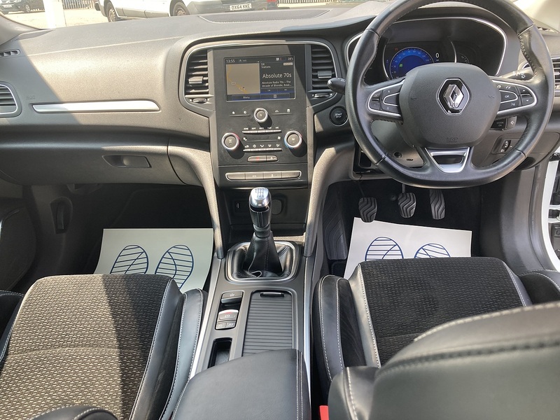 Renault 1.2 TCe Dynamique Nav Hatchback 5dr Petrol Manual Euro 6 (s/s) (130 ps)