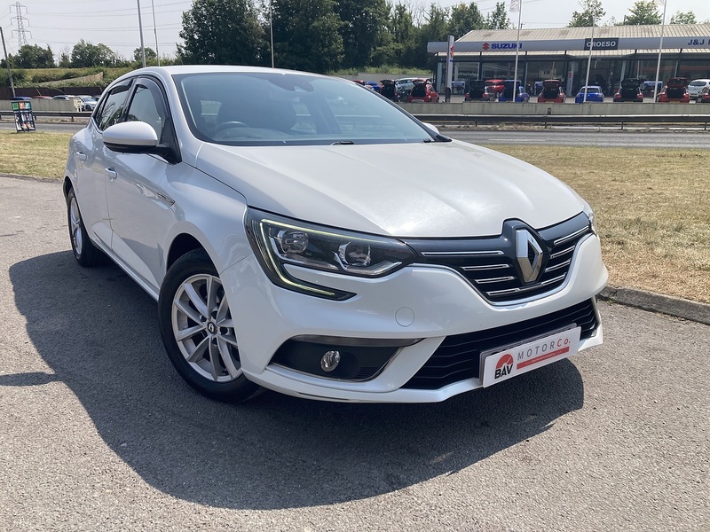 Renault 1.2 TCe Dynamique Nav Hatchback 5dr Petrol Manual Euro 6 (s/s) (130 ps)