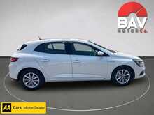 Renault 1.2 TCe Dynamique Nav Hatchback 5dr Petrol Manual Euro 6 (s/s) (130 ps)