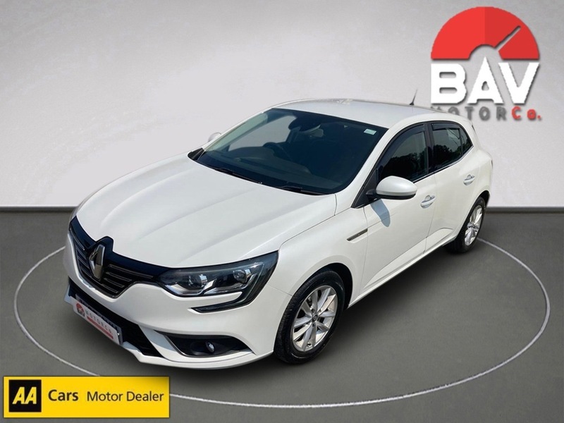 Renault 1.2 TCe Dynamique Nav Hatchback 5dr Petrol Manual Euro 6 (s/s) (130 ps)