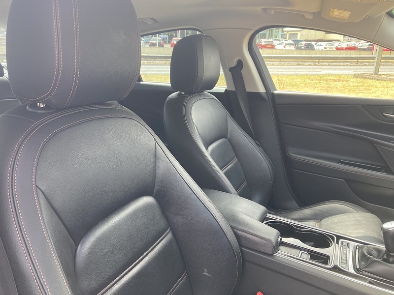 Jaguar 2.0d Prestige Saloon 4dr Diesel Manual Euro 6 (s/s) (163 ps)