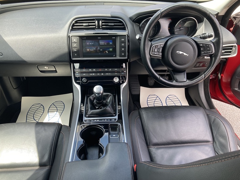 Jaguar 2.0d Prestige Saloon 4dr Diesel Manual Euro 6 (s/s) (163 ps)