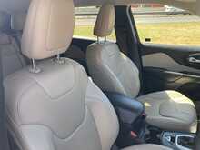 Jeep 2.2 MultiJetII Limited SUV 5dr Diesel Auto 4WD Euro 6 (s/s) (200 ps)