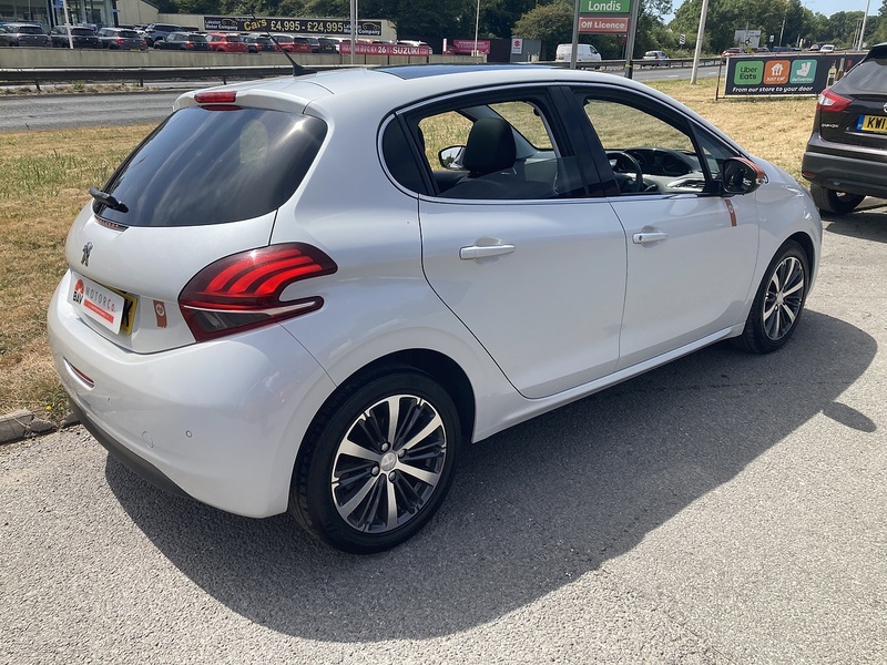 Peugeot 1.6 BlueHDi Roland Garros Hatchback 5dr Diesel Manual Euro 6 (100 ps)