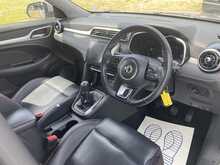 MG 1.5 VTi-TECH Exclusive SUV 5dr Petrol Manual Euro 6 (s/s) (106 ps)