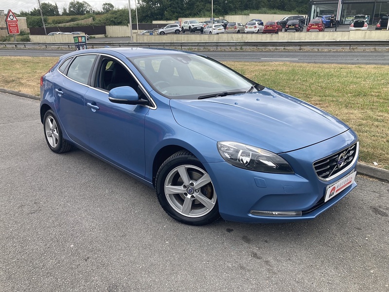 Volvo 1.6 D2 SE Hatchback 5dr Diesel Manual Euro 5 (s/s) (115 ps)