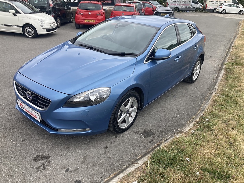 Volvo 1.6 D2 SE Hatchback 5dr Diesel Manual Euro 5 (s/s) (115 ps)