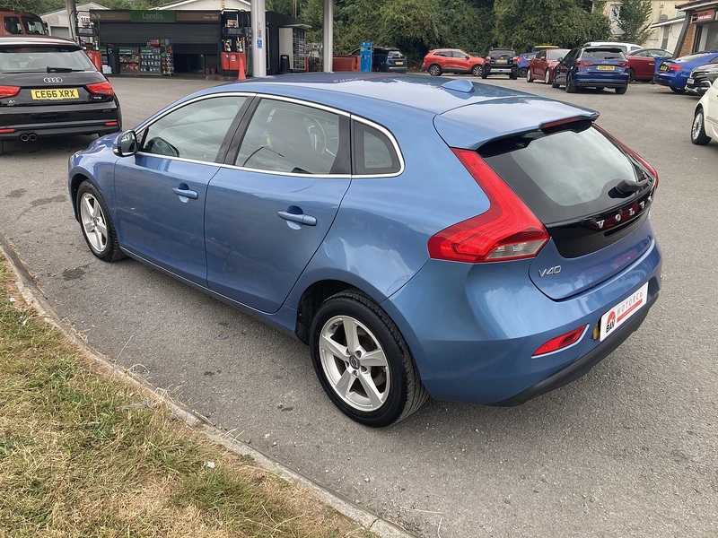 Volvo 1.6 D2 SE Hatchback 5dr Diesel Manual Euro 5 (s/s) (115 ps)