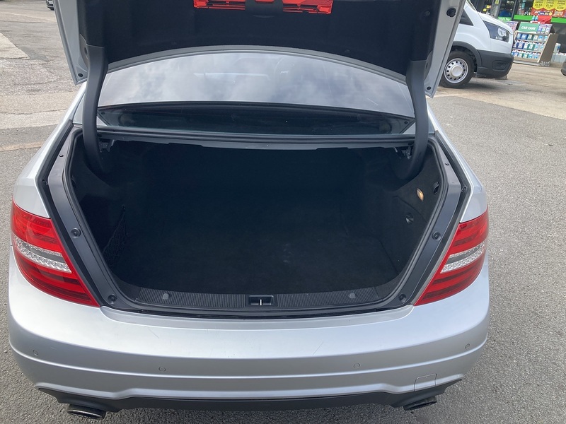 Mercedes-Benz 3.0 C350 CDI V6 BlueEfficiency Sport Saloon 4dr Diesel G-Tronic Euro 5 (s/s) (265 ps)