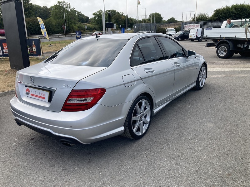 Mercedes-Benz 3.0 C350 CDI V6 BlueEfficiency Sport Saloon 4dr Diesel G-Tronic Euro 5 (s/s) (265 ps)