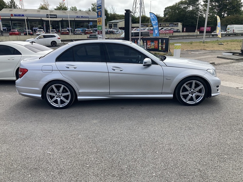 Mercedes-Benz 3.0 C350 CDI V6 BlueEfficiency Sport Saloon 4dr Diesel G-Tronic Euro 5 (s/s) (265 ps)