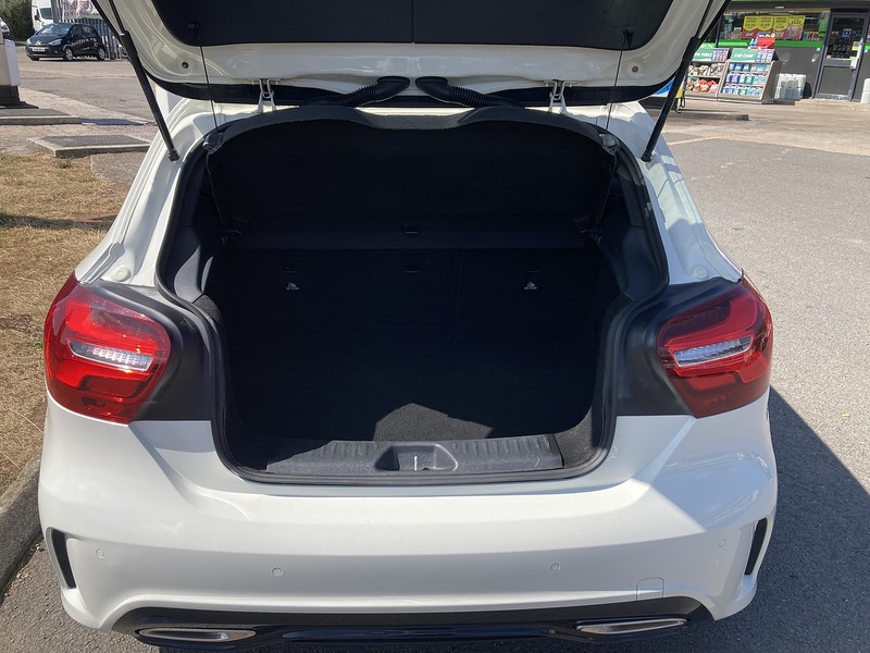 Mercedes-Benz 1.5 A180d AMG Line (Premium) Hatchback 5dr Diesel Manual Euro 6 (s/s) (109 ps)