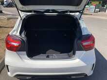 Mercedes-Benz 1.5 A180d AMG Line (Premium) Hatchback 5dr Diesel Manual Euro 6 (s/s) (109 ps)