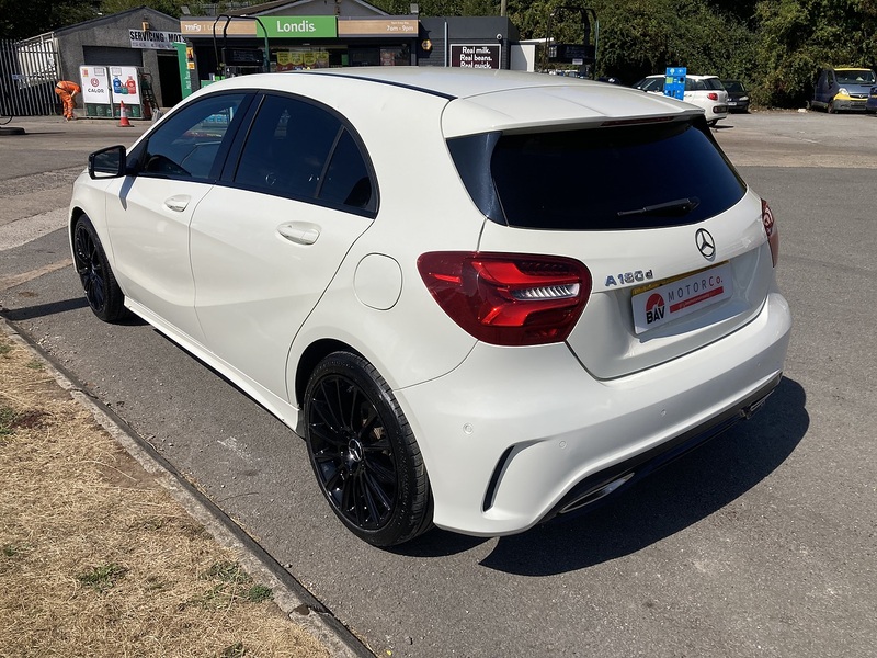 Mercedes-Benz 1.5 A180d AMG Line (Premium) Hatchback 5dr Diesel Manual Euro 6 (s/s) (109 ps)