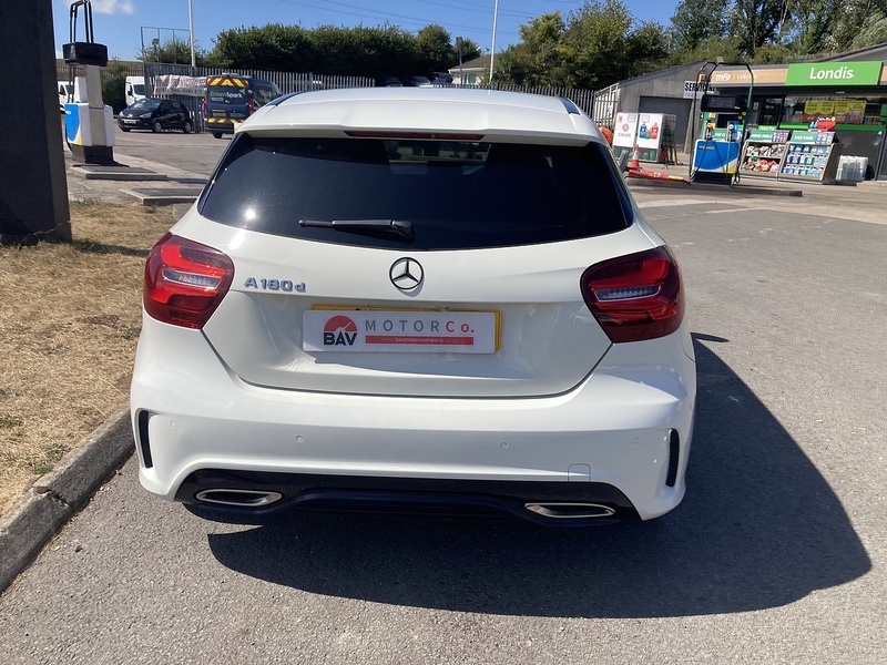 Mercedes-Benz 1.5 A180d AMG Line (Premium) Hatchback 5dr Diesel Manual Euro 6 (s/s) (109 ps)