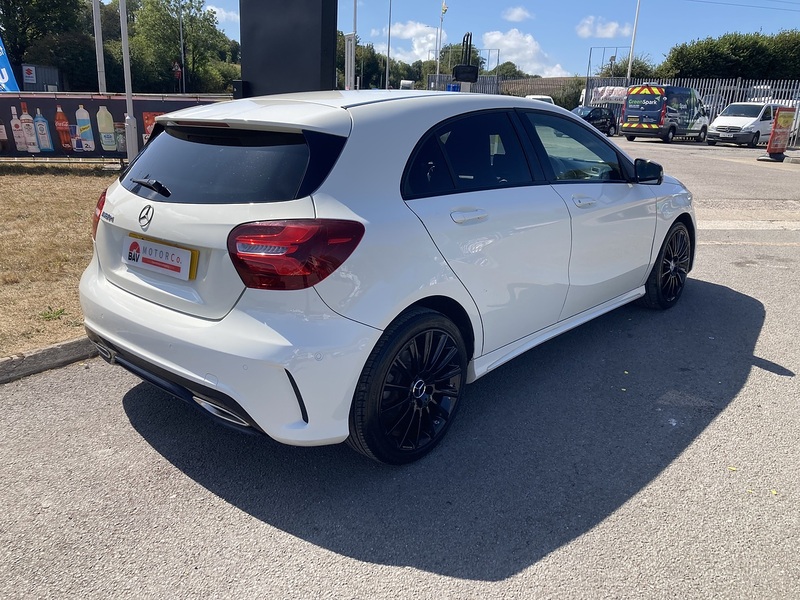 Mercedes-Benz 1.5 A180d AMG Line (Premium) Hatchback 5dr Diesel Manual Euro 6 (s/s) (109 ps)