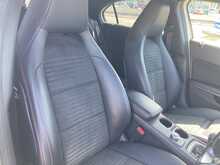 Mercedes-Benz 1.5 A180d AMG Line (Premium) Hatchback 5dr Diesel Manual Euro 6 (s/s) (109 ps)
