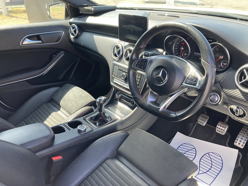 Mercedes-Benz 1.5 A180d AMG Line (Premium) Hatchback 5dr Diesel Manual Euro 6 (s/s) (109 ps)