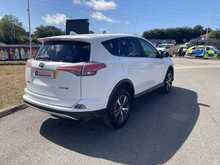 Toyota 2.0 D-4D Business Edition SUV 5dr Diesel Manual Euro 6 (s/s) (143 ps)
