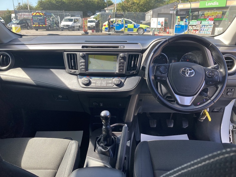 Toyota 2.0 D-4D Business Edition SUV 5dr Diesel Manual Euro 6 (s/s) (143 ps)