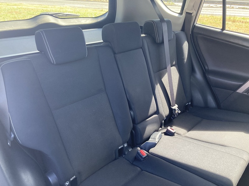 Toyota 2.0 D-4D Business Edition SUV 5dr Diesel Manual Euro 6 (s/s) (143 ps)