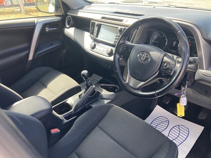 Toyota 2.0 D-4D Business Edition SUV 5dr Diesel Manual Euro 6 (s/s) (143 ps)