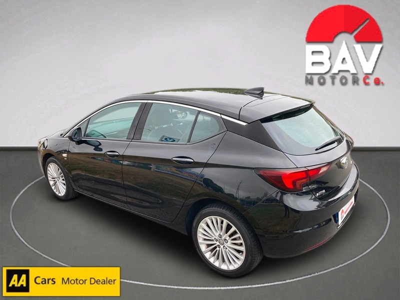 Vauxhall 1.6 CDTi ecoFLEX Elite Nav Hatchback 5dr Diesel Manual Euro 6 (s/s) (110 ps)