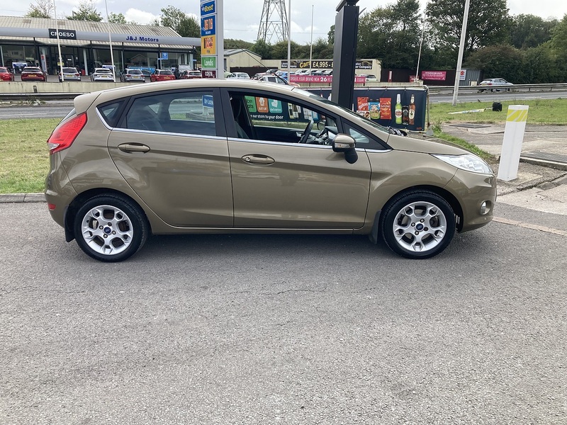 Ford 1.25 Zetec Hatchback 5dr Petrol Manual (129 g/km, 81 bhp)