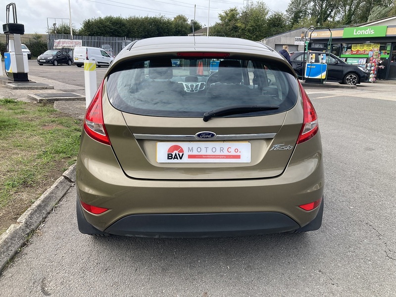 Ford 1.25 Zetec Hatchback 5dr Petrol Manual (129 g/km, 81 bhp)