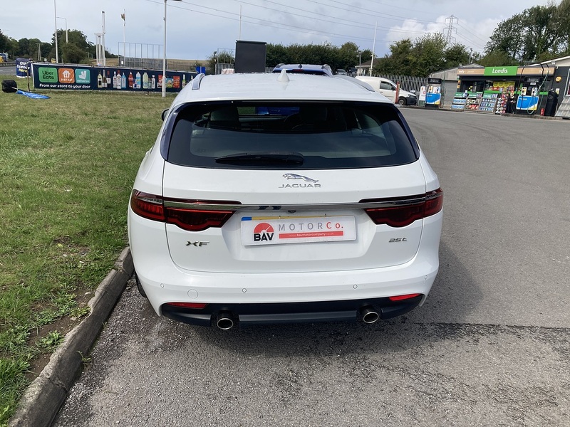 Jaguar 2.0i Portfolio GPF Sportbrake 5dr Petrol Auto Euro 6 (s/s) (250 ps)