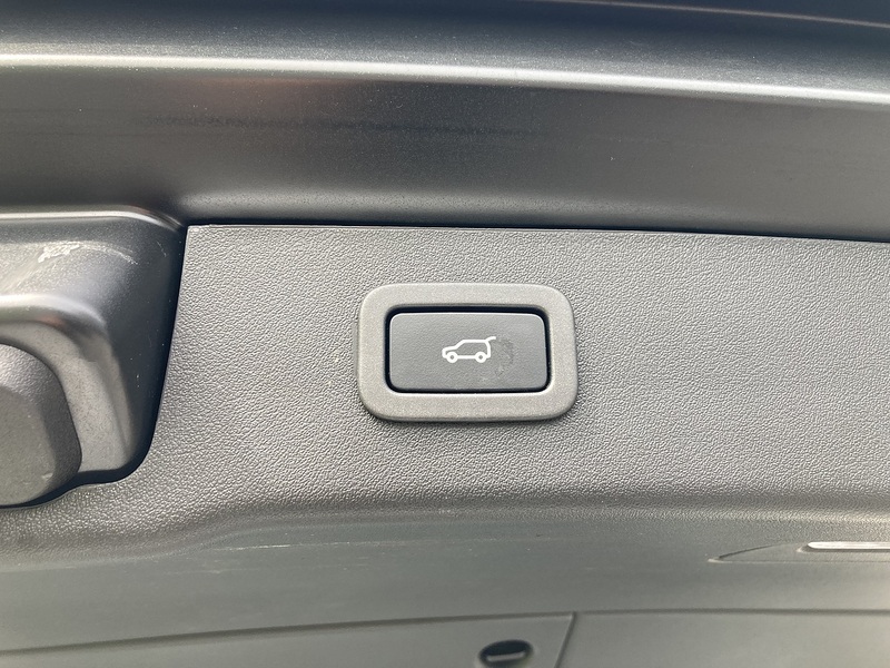 Jaguar 2.0i Portfolio GPF Sportbrake 5dr Petrol Auto Euro 6 (s/s) (250 ps)
