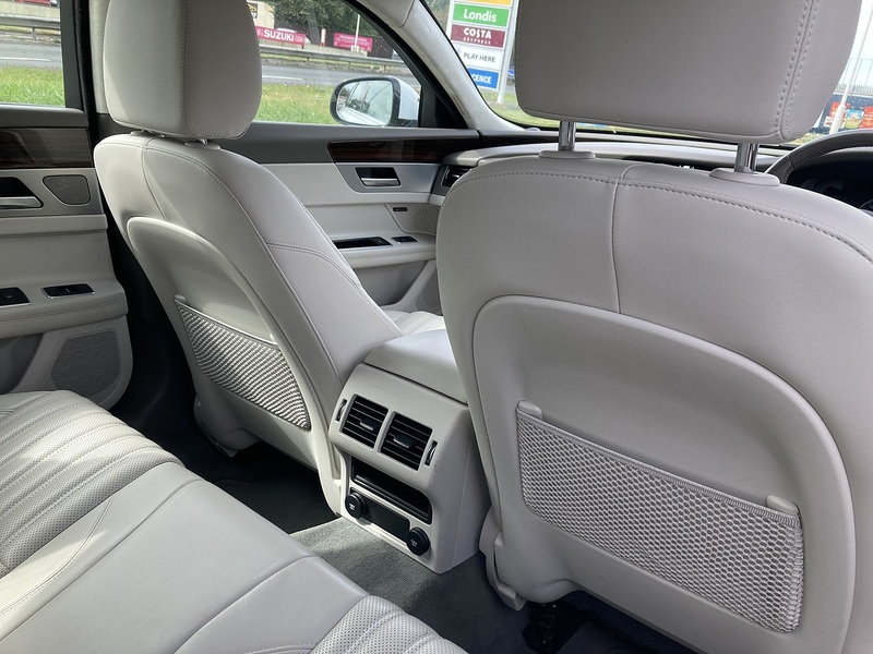 Jaguar 2.0i Portfolio GPF Sportbrake 5dr Petrol Auto Euro 6 (s/s) (250 ps)