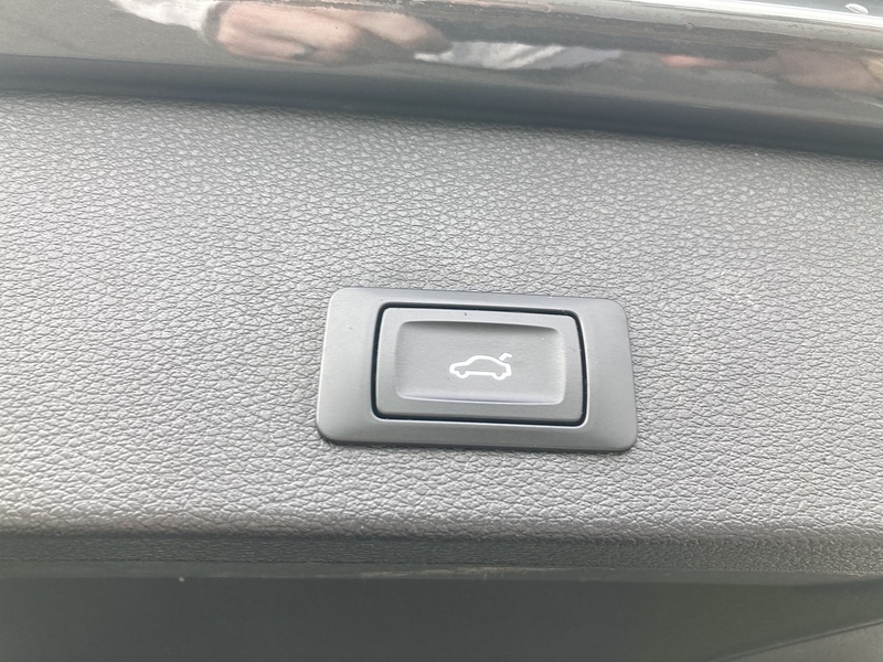 Audi 1.0 TFSI 30 Black Edition SUV 5dr Petrol Manual Euro 6 (s/s) (116 ps)