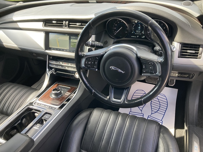 Jaguar 2.0i Portfolio GPF Sportbrake 5dr Petrol Auto Euro 6 (s/s) (250 ps)