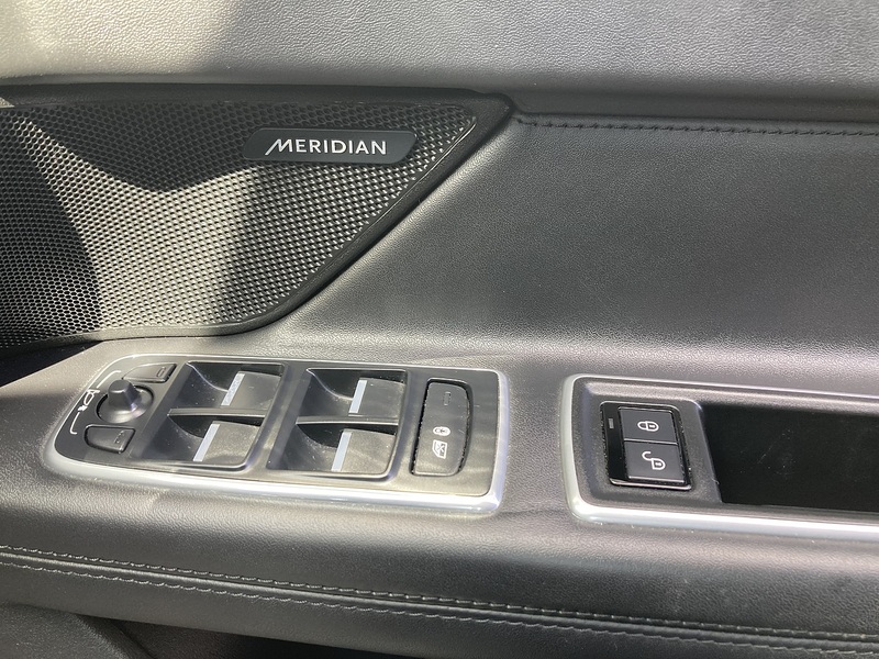 Jaguar 2.0i Portfolio GPF Sportbrake 5dr Petrol Auto Euro 6 (s/s) (250 ps)