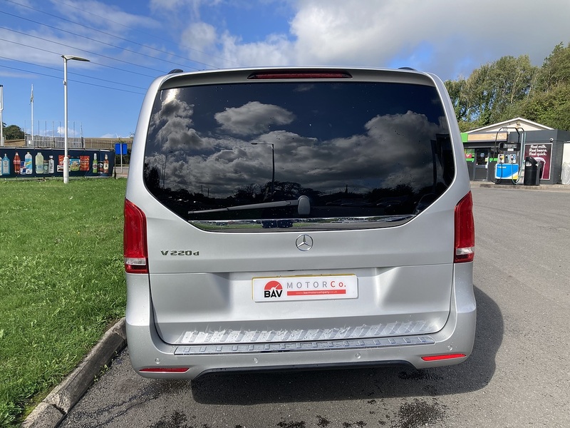 Mercedes-Benz 2.2 V220d AMG Line MPV 5dr Diesel G-Tronic+ Euro 6 (s/s) 8 Seat LWB (163 ps)