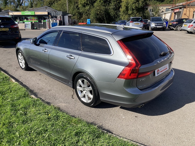 Volvo 2.0 D4 Momentum Estate 5dr Diesel Auto Euro 6 (s/s) (190 ps)