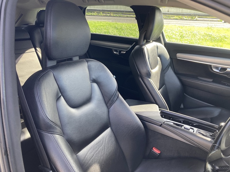 Volvo 2.0 D4 Momentum Estate 5dr Diesel Auto Euro 6 (s/s) (190 ps)